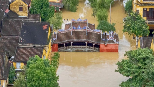 “বন্যা–ভূমিধসের তাণ্ডব: শ্রীলংকায় জরুরি অবস্থা, মৃত ১৩২ – নিখোঁজ অন্তত ১৭৬”